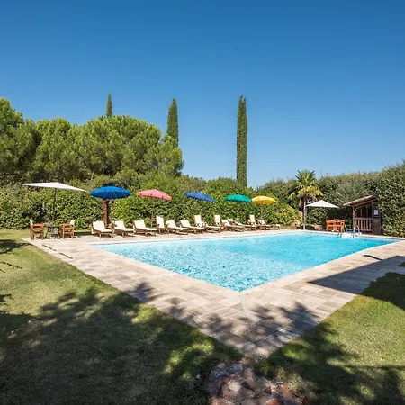 Il Pino Farm stay *