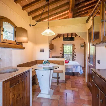 Il Pino Farm stay *